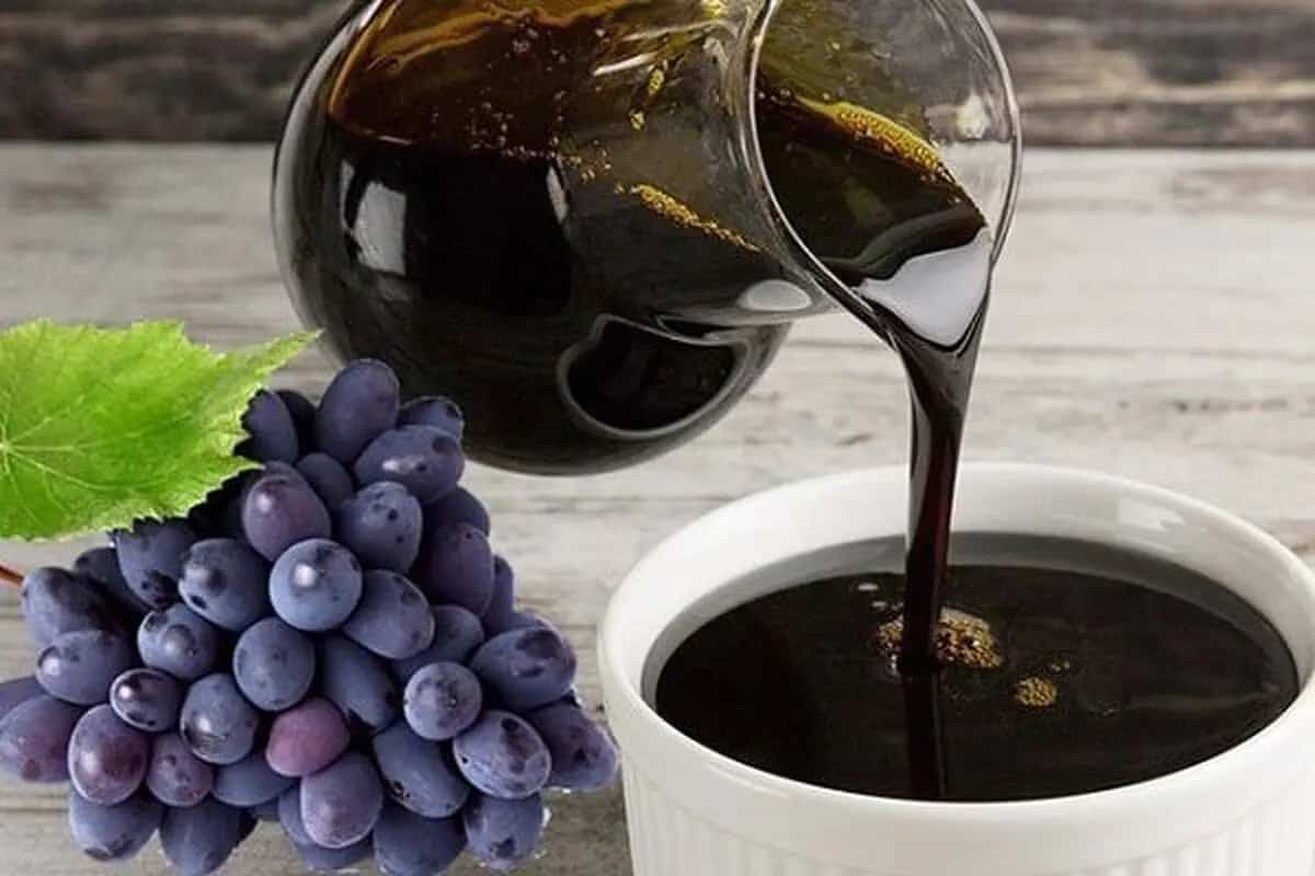 تصویر 1 از شیره انگور ملک خاتون عصاره گیری سنتی رنگ طبیعی ماندگار